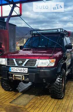 Внедорожник / Кроссовер Nissan Patrol 2001 в Хусте