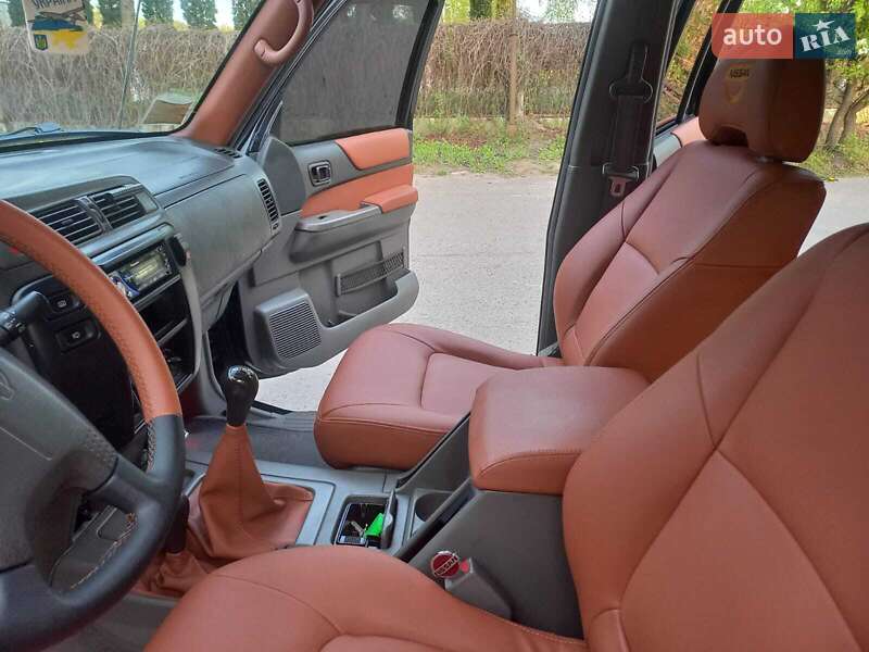 Внедорожник / Кроссовер Nissan Patrol 2001 в Луцке