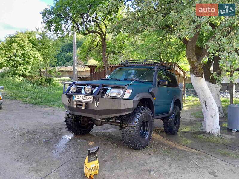 Позашляховик / Кросовер Nissan Patrol 2000 в Рахові