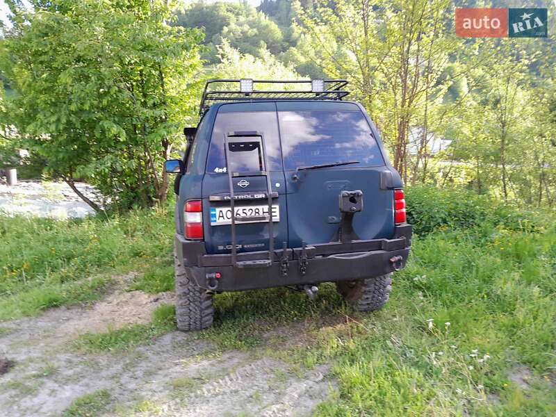 Позашляховик / Кросовер Nissan Patrol 2000 в Рахові
