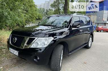 Позашляховик / Кросовер Nissan Patrol 2012 в Києві