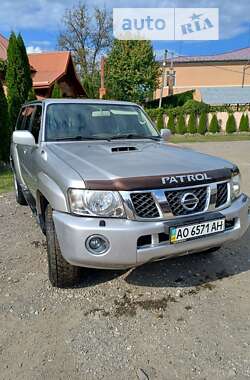 Внедорожник / Кроссовер Nissan Patrol 2006 в Рахове