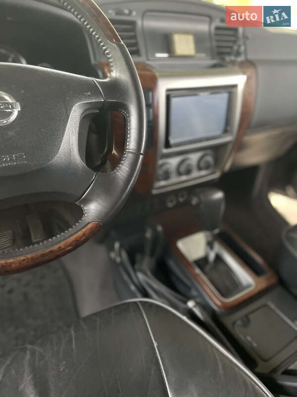 Внедорожник / Кроссовер Nissan Patrol 2007 в Днепре