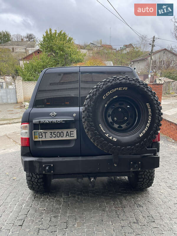 Позашляховик / Кросовер Nissan Patrol 1998 в Миколаєві