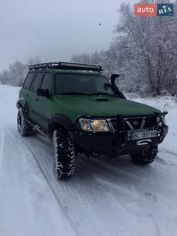 Внедорожник / Кроссовер Nissan Patrol 2004 в Львове