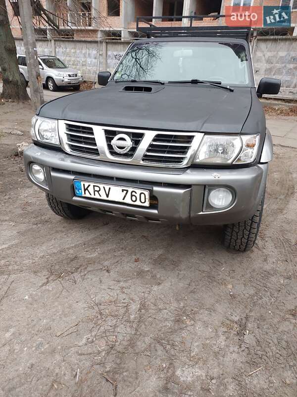 Позашляховик / Кросовер Nissan Patrol 2006 в Києві