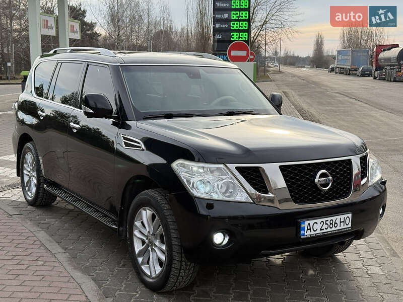 Внедорожник / Кроссовер Nissan Patrol 2010 в Вараше