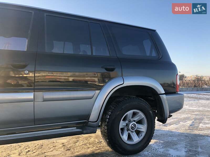 Позашляховик / Кросовер Nissan Patrol 2003 в Харкові