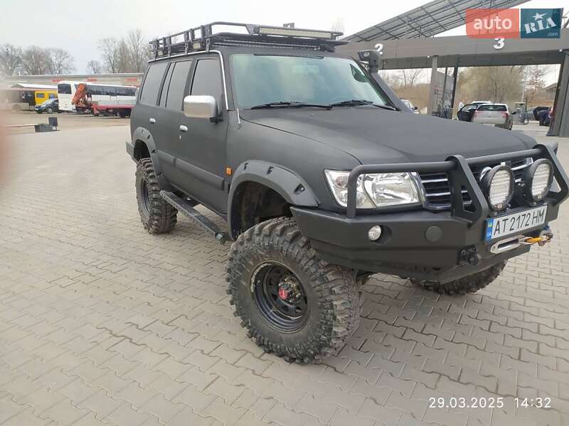 Внедорожник / Кроссовер Nissan Patrol 2004 в 