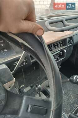 Внедорожник / Кроссовер Nissan Patrol 1990 в 
