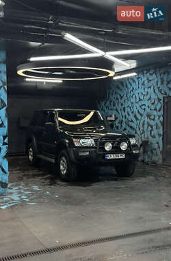 Внедорожник / Кроссовер Nissan Patrol 2000 в Киеве