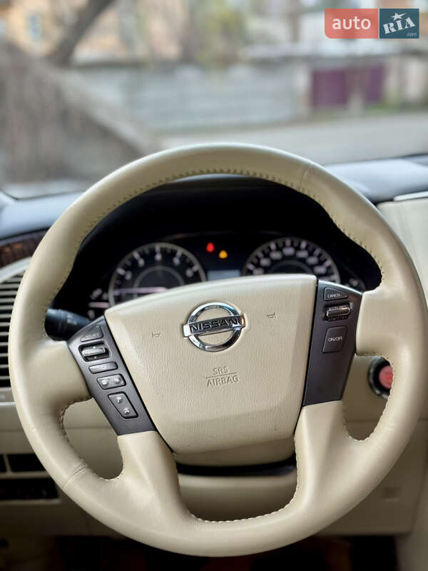 Позашляховик / Кросовер Nissan Patrol 2011 в Києві