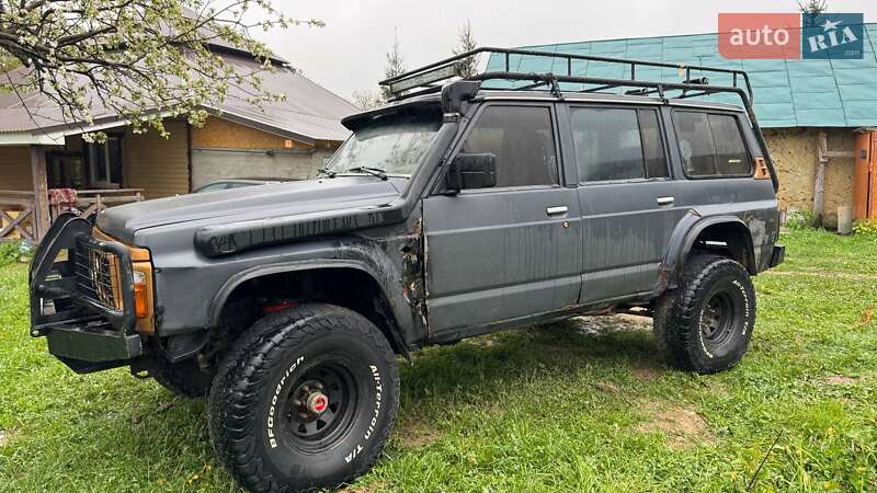 Позашляховик / Кросовер Nissan Patrol 1992 в Івано-Франківську