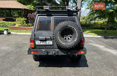 Внедорожник / Кроссовер Nissan Patrol 1995 в 