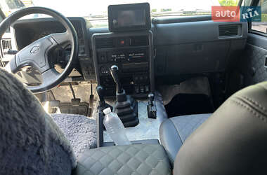 Внедорожник / Кроссовер Nissan Patrol 1995 в 