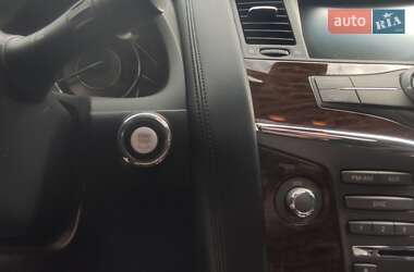Позашляховик / Кросовер Nissan Patrol 2010 в 