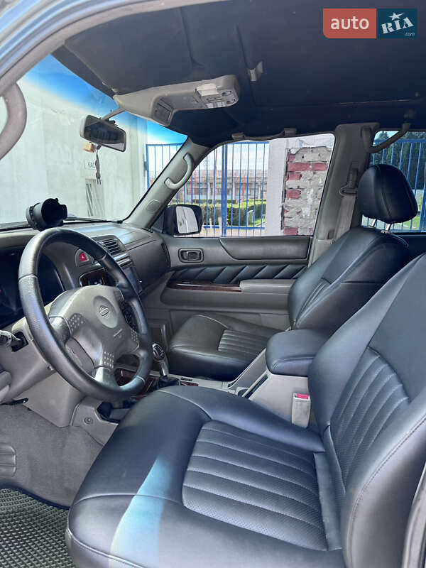 Позашляховик / Кросовер Nissan Patrol 2001 в Ужгороді