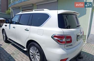 Позашляховик / Кросовер Nissan Patrol 2013 в 