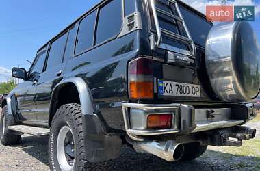 Внедорожник / Кроссовер Nissan Patrol 1996 в 