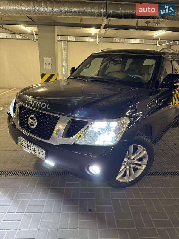 Позашляховик / Кросовер Nissan Patrol 2011 в Львові