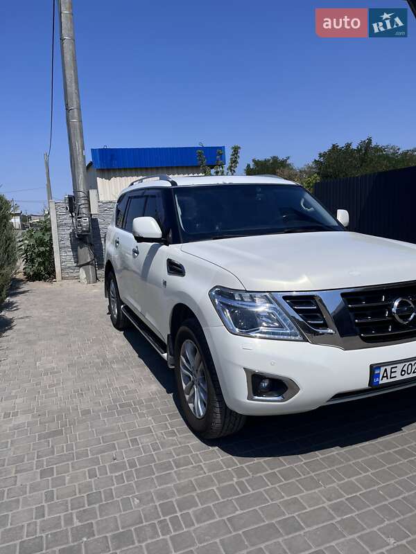 Внедорожник / Кроссовер Nissan Patrol 2011 в Днепре