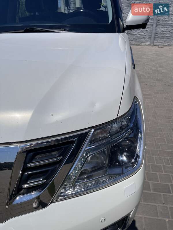 Внедорожник / Кроссовер Nissan Patrol 2011 в Днепре