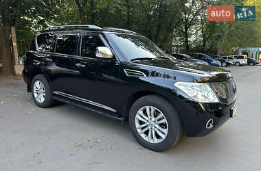 Позашляховик / Кросовер Nissan Patrol 2010 в Києві