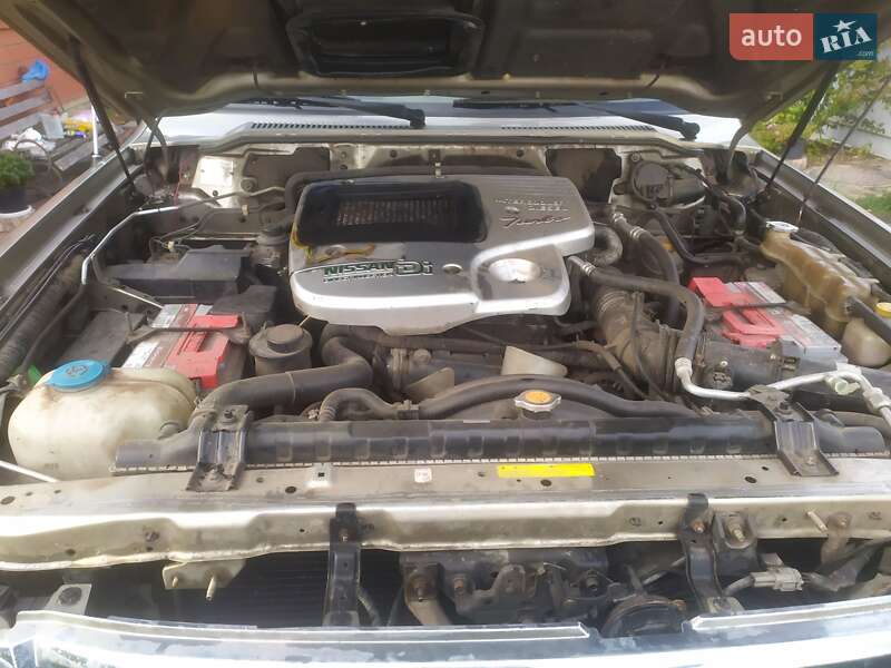 Внедорожник / Кроссовер Nissan Patrol 2005 в Киеве