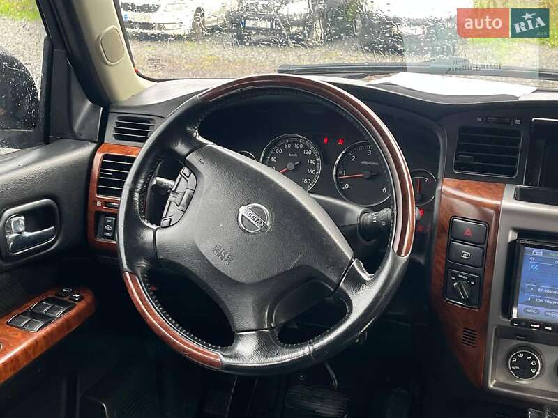 Позашляховик / Кросовер Nissan Patrol 2009 в Львові