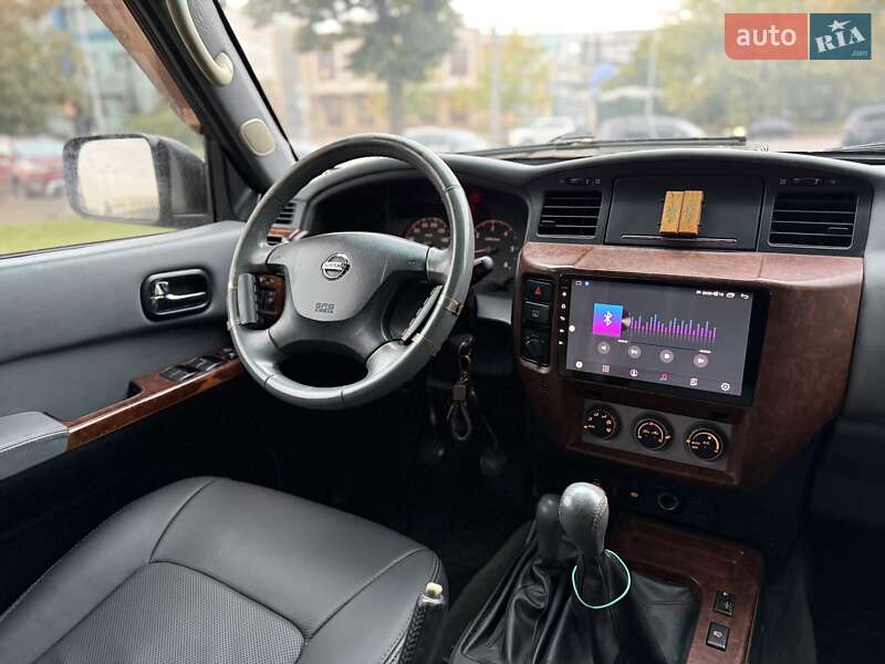 Позашляховик / Кросовер Nissan Patrol 2005 в Києві