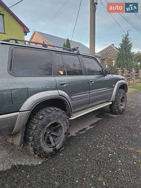 Позашляховик / Кросовер Nissan Patrol 2001 в Перечині