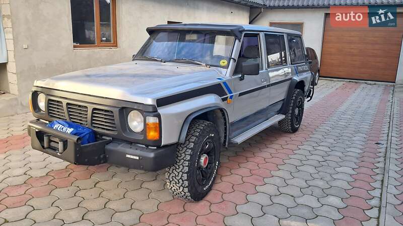 Внедорожник / Кроссовер Nissan Patrol 1992 в Надворной