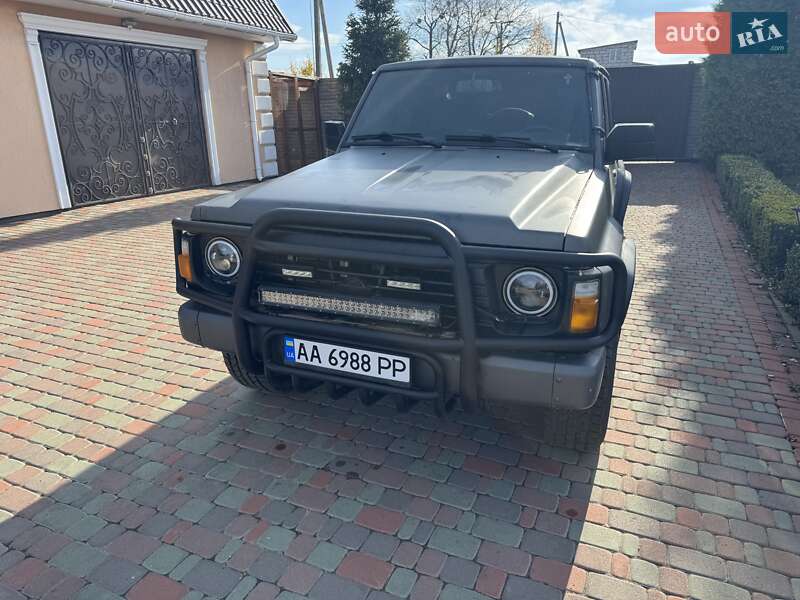 Внедорожник / Кроссовер Nissan Patrol 1996 в Прилуках