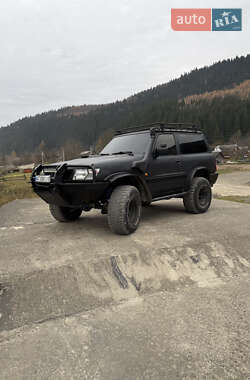 Внедорожник / Кроссовер Nissan Patrol 1999 в Верховине