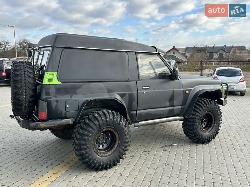 Внедорожник / Кроссовер Nissan Patrol 1999 в Коломые