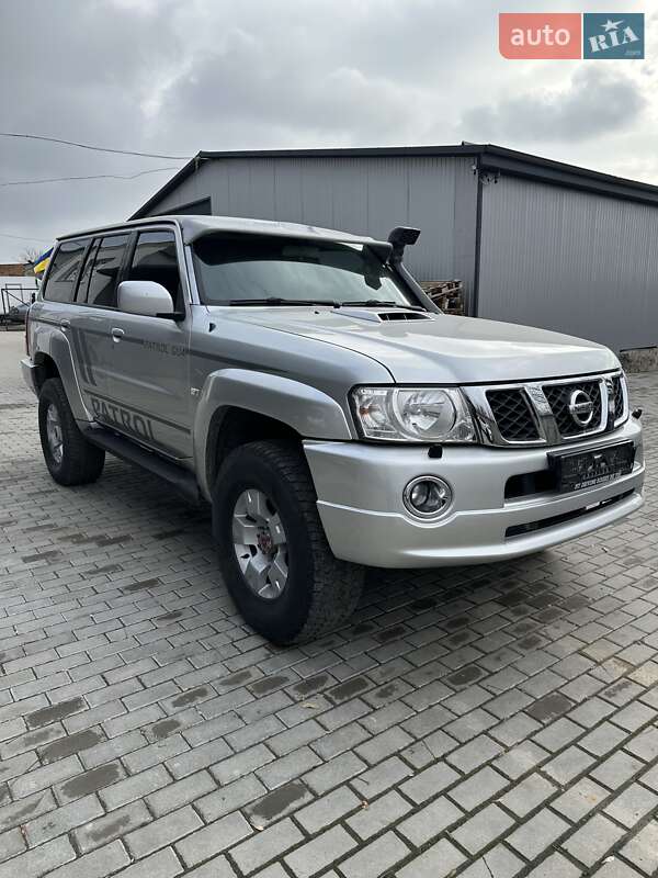 Внедорожник / Кроссовер Nissan Patrol 2008 в Ровно