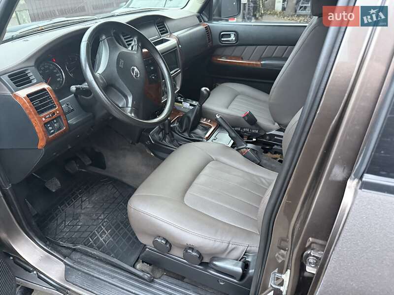 Позашляховик / Кросовер Nissan Patrol 2006 в Києві