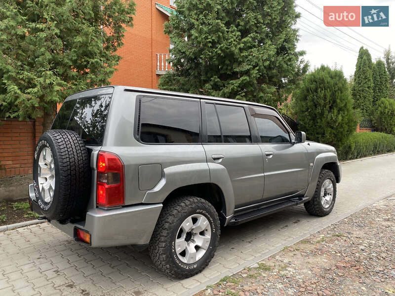 Внедорожник / Кроссовер Nissan Patrol 2005 в Хмельницком