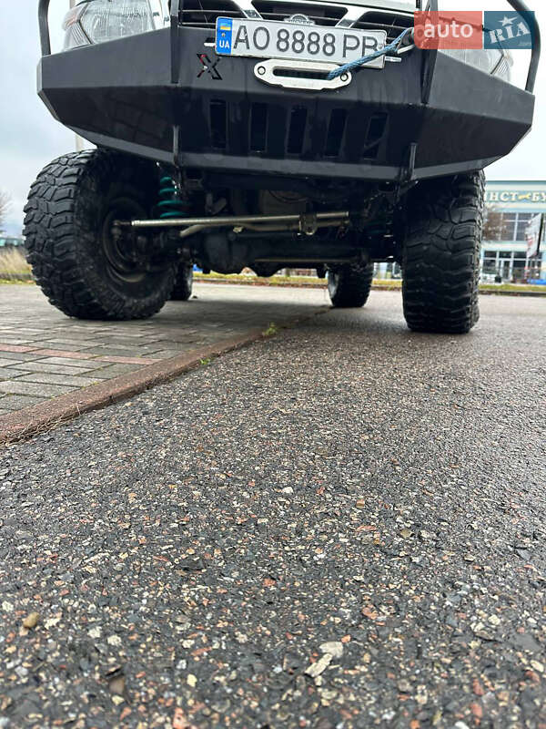 Внедорожник / Кроссовер Nissan Patrol 2000 в Тячеве