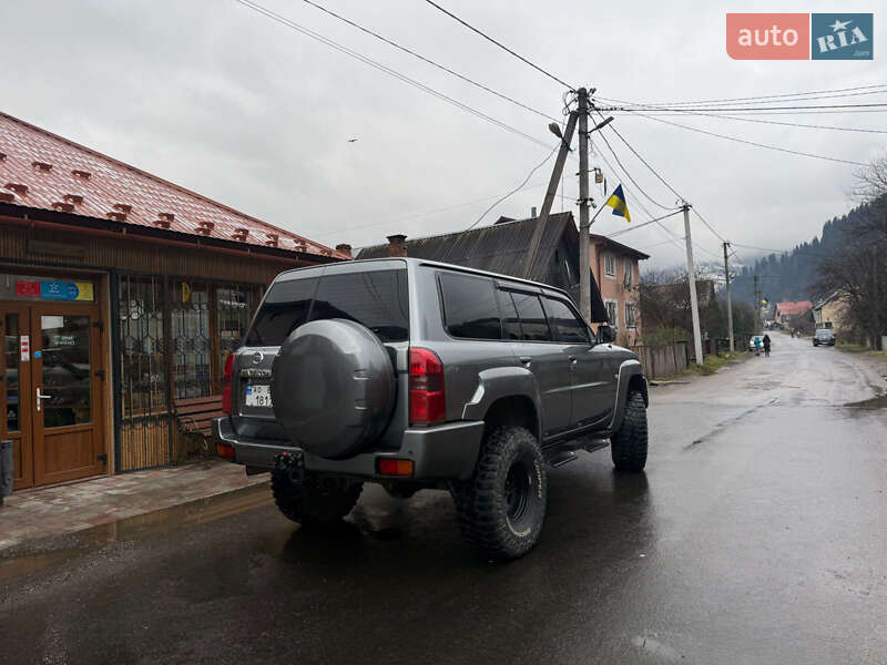 Внедорожник / Кроссовер Nissan Patrol 2005 в Рахове