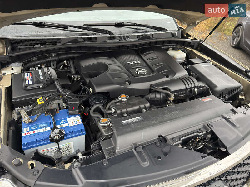 Внедорожник / Кроссовер Nissan Patrol 2011 в Киеве