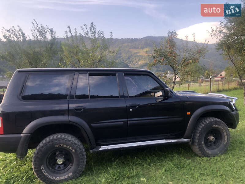 Внедорожник / Кроссовер Nissan Patrol 2003 в Тячеве