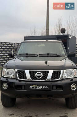 Позашляховик / Кросовер Nissan Patrol 2006 в Києві