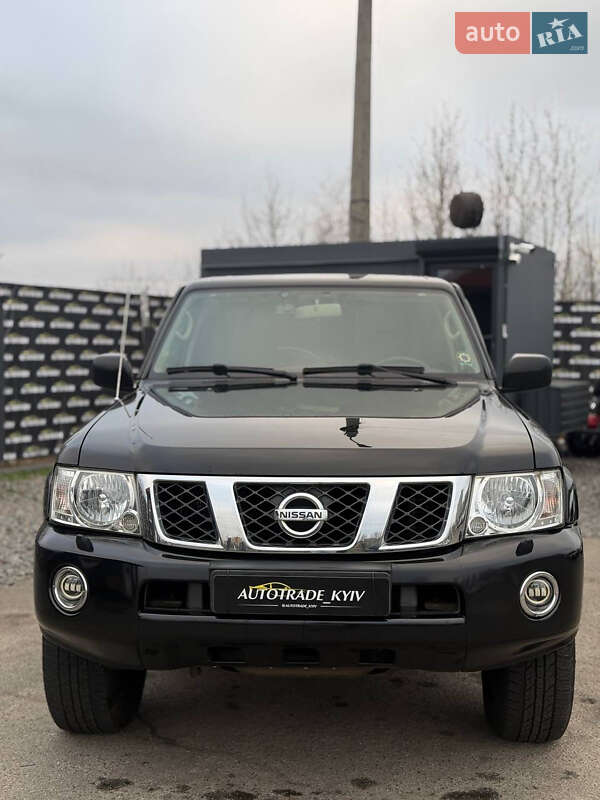 Позашляховик / Кросовер Nissan Patrol 2006 в Києві