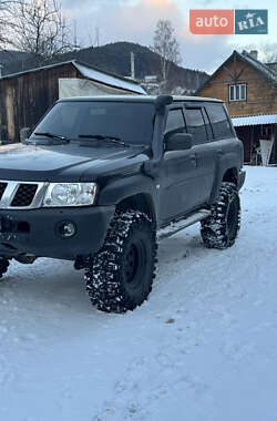 Внедорожник / Кроссовер Nissan Patrol 2005 в Микуличине