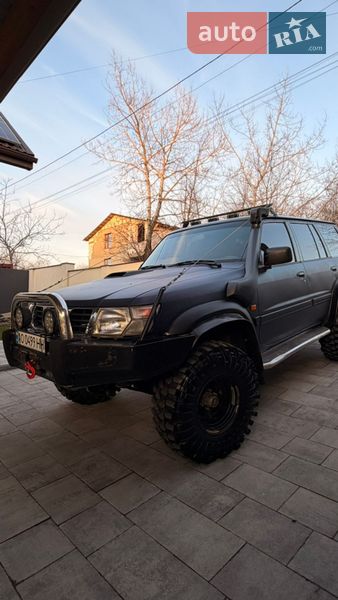 Внедорожник / Кроссовер Nissan Patrol 2002 в Ужгороде