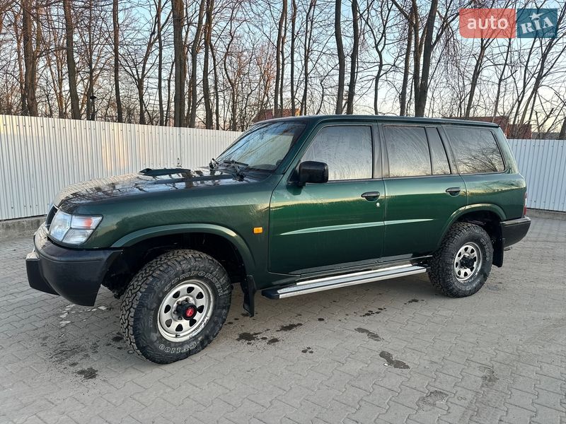 Внедорожник / Кроссовер Nissan Patrol 2001 в Снятине