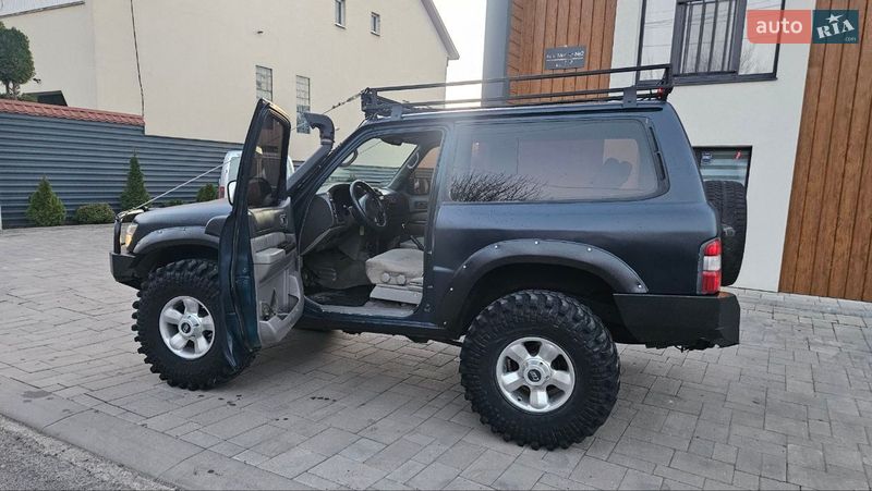 Внедорожник / Кроссовер Nissan Patrol 2002 в Тячеве