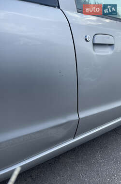 Хэтчбек Nissan Pixo 2009 в 
