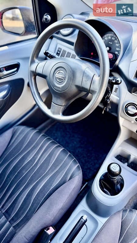 Хэтчбек Nissan Pixo 2009 в Новояворовске